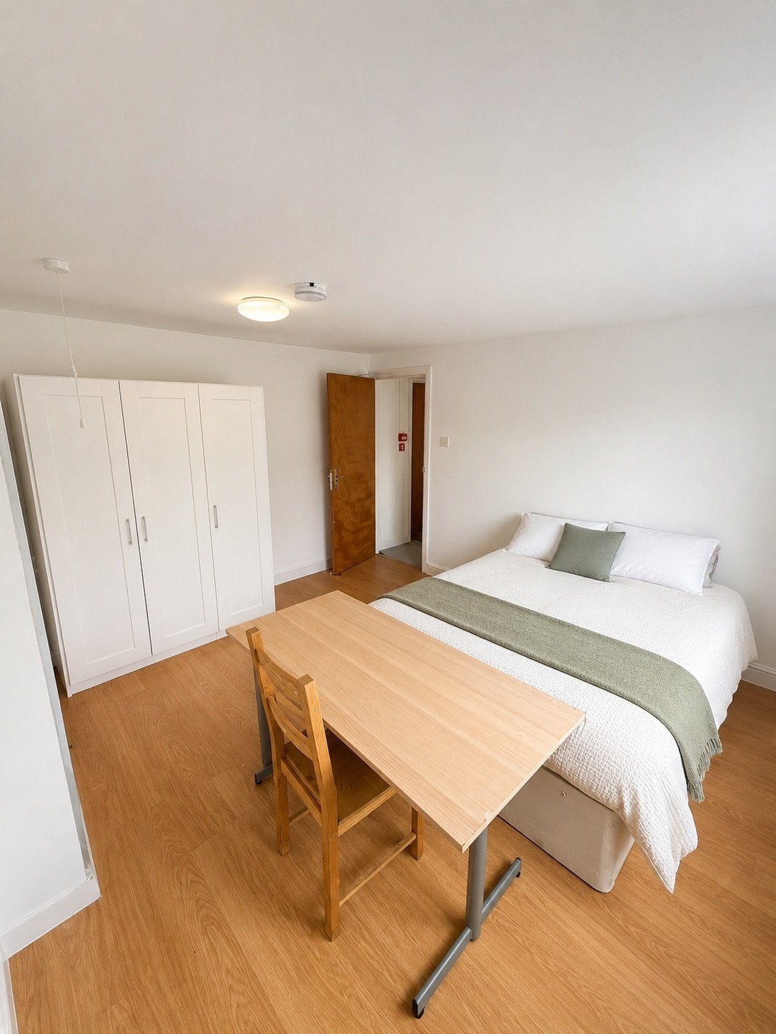 Room Rectory Road in Greater London