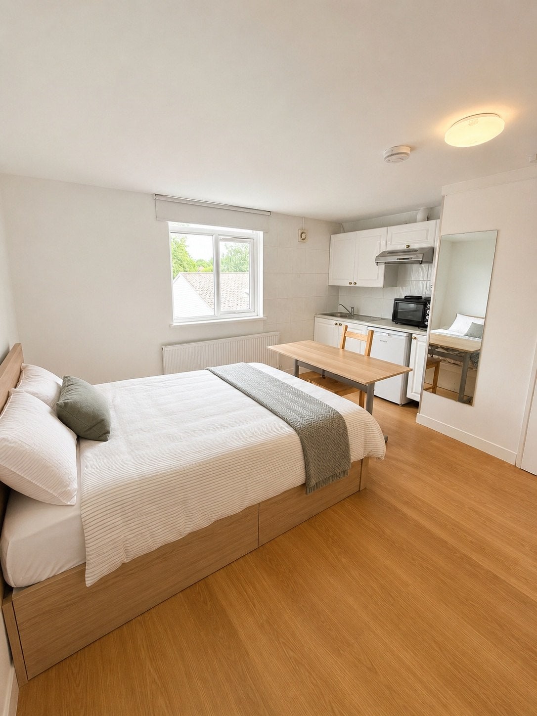 Room Rectory Road in Greater London