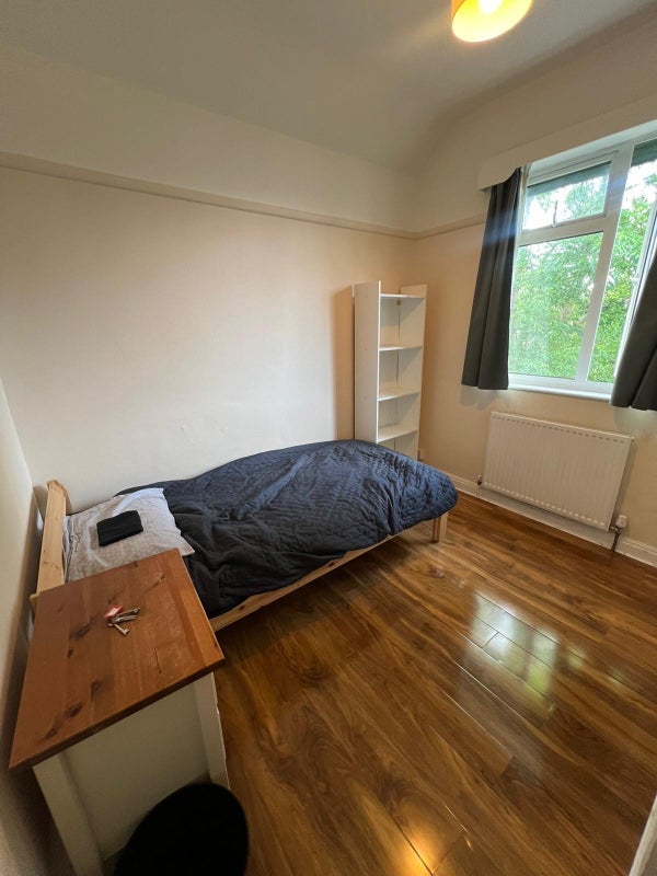 Room Friary Road in Greater London