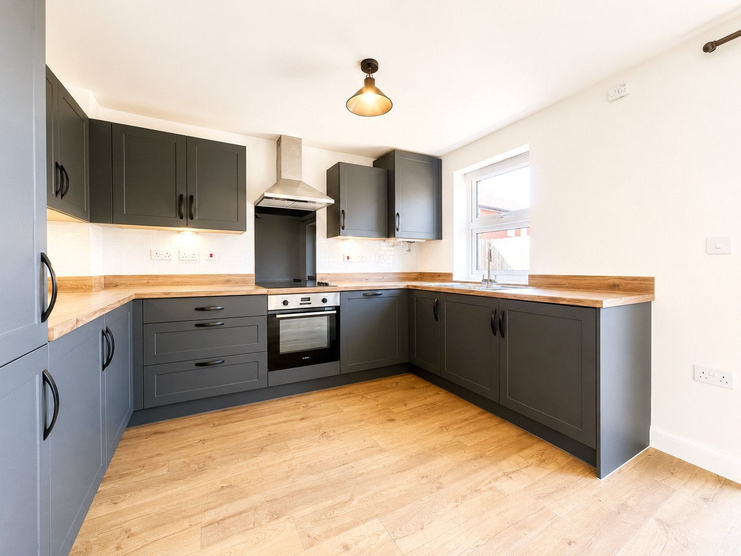 House Fitzgibbon Close in Yate