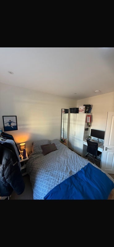 Room Stanlake Road in Greater London