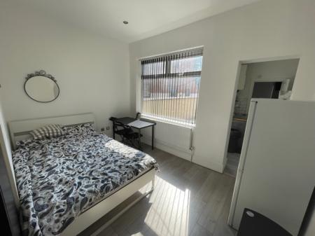 Flat Albany Road in Coventry