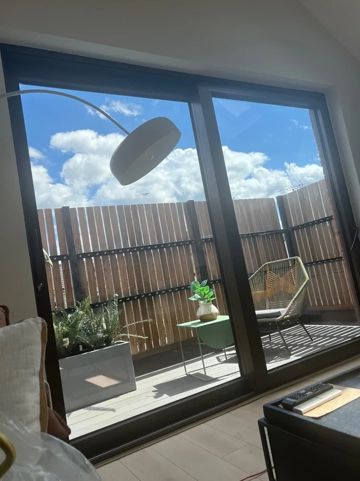 Flat Carlyle Road in Greater London