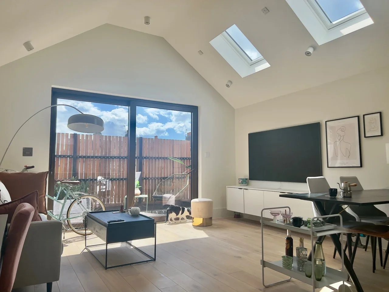 Flat Carlyle Road in Greater London