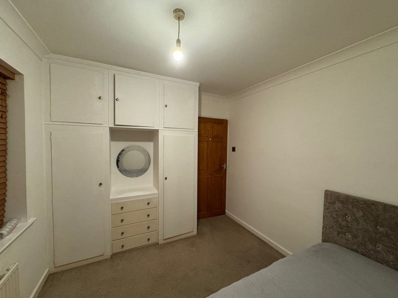 Room Ellenbridge Way in Greater London