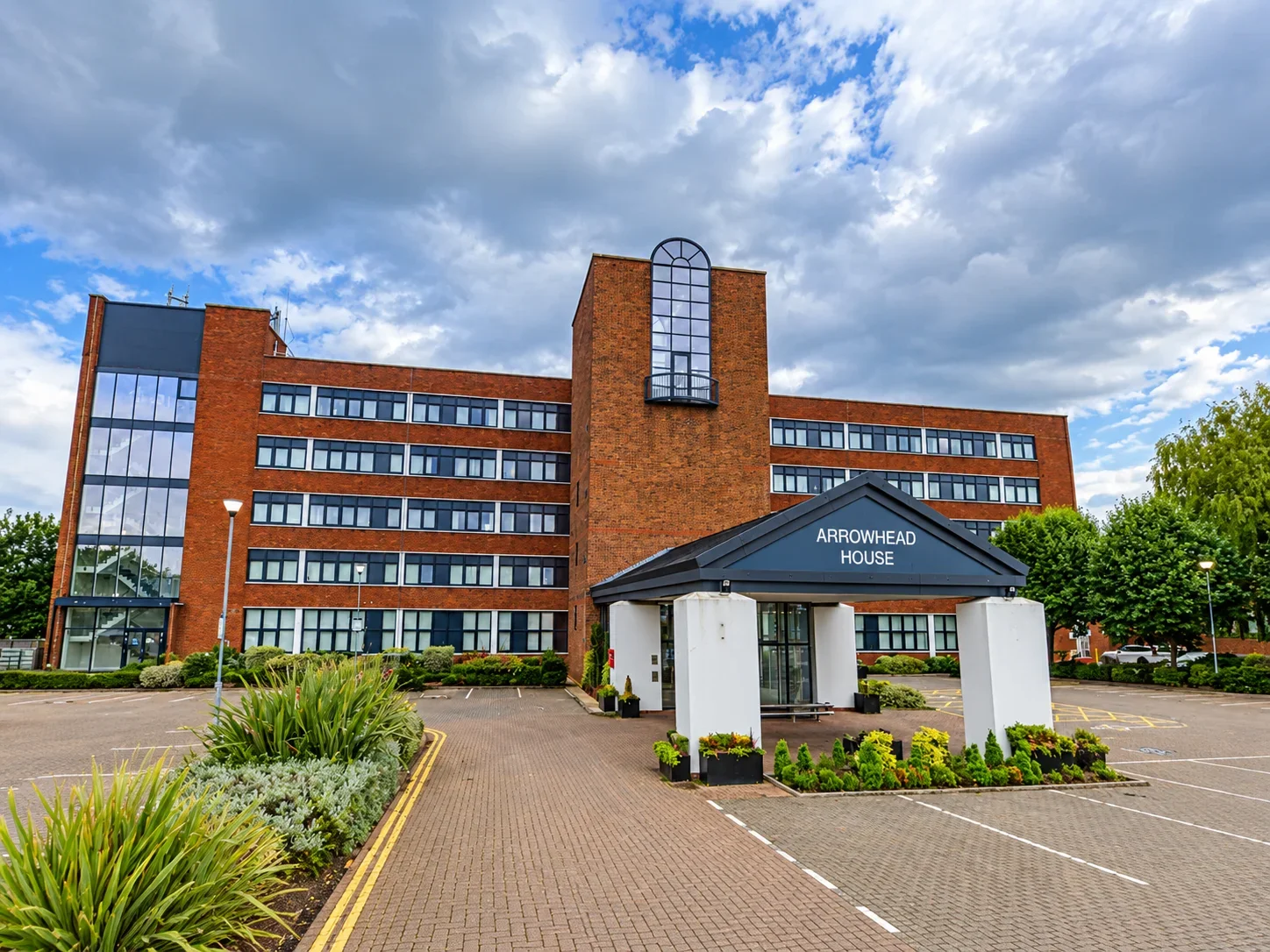 Flat Laporte Way in Luton