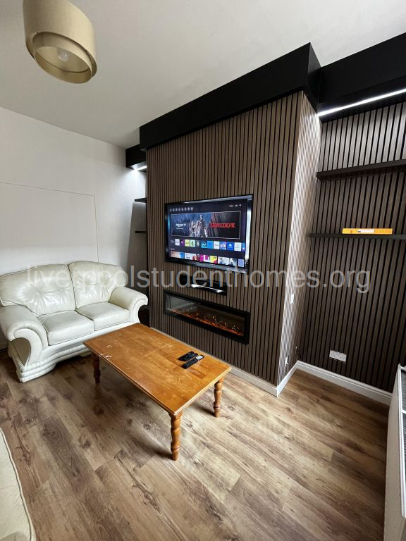 Room Shaw Street in Liverpool