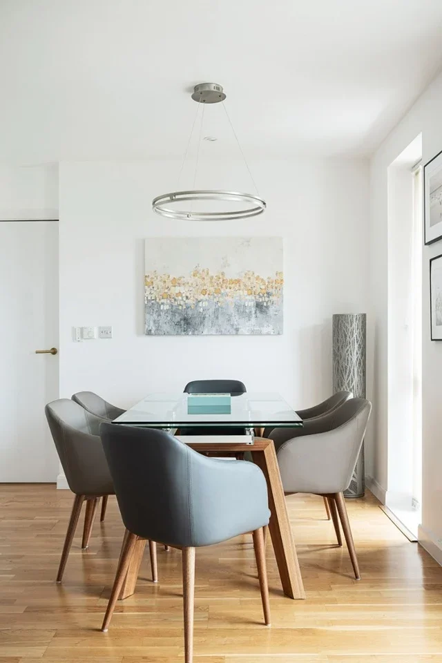 Room Battersea Park Road in Greater London