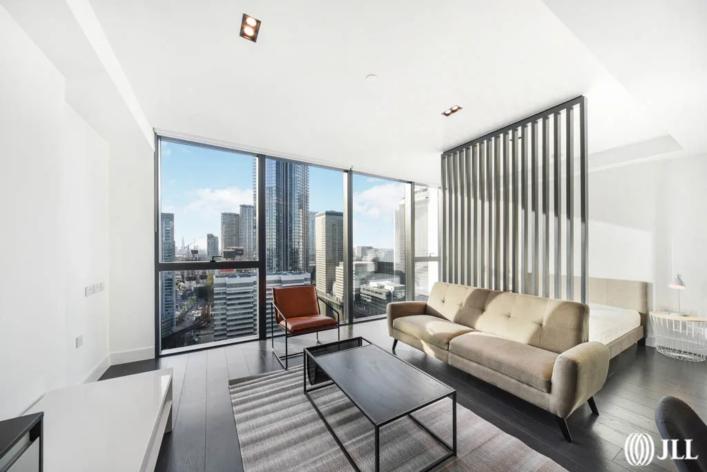 Flat Bradfield Road in Greater London