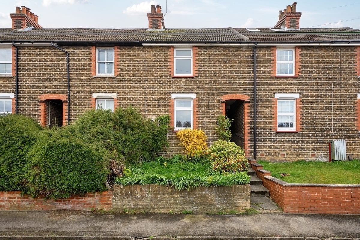 House Commonwealth Road in Caterham