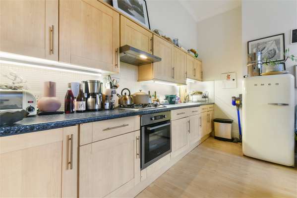 Flat Wickham Road in Greater London
