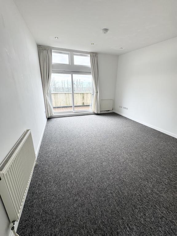 Flat Millbrook Road West in Southampton