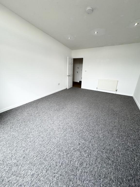 Flat Millbrook Road West in Southampton
