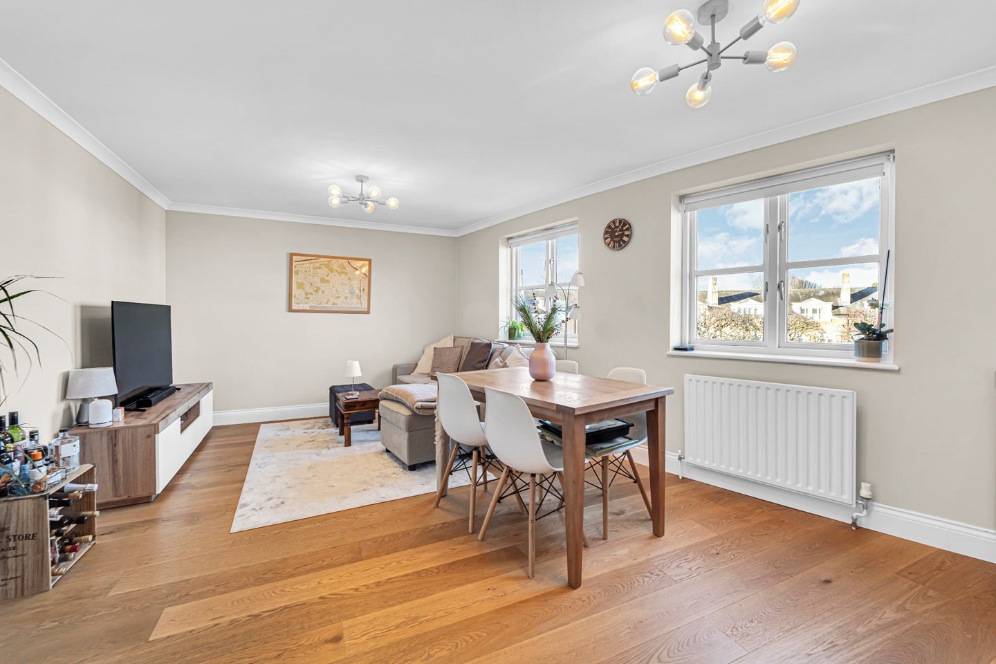 Flat Huntingdon Gardens in Greater London