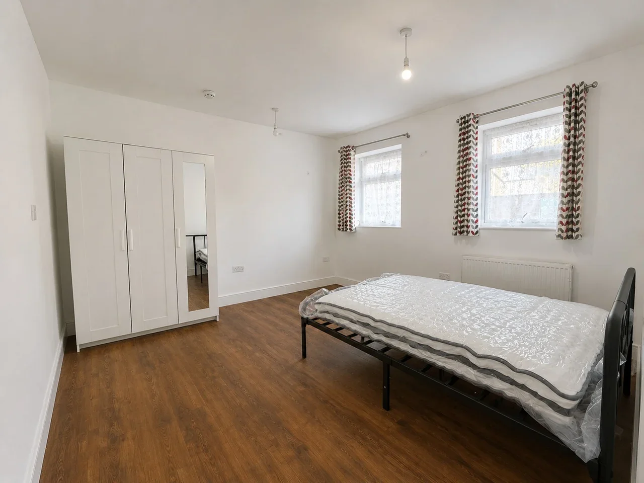 Flat Osborne Road in Greater London