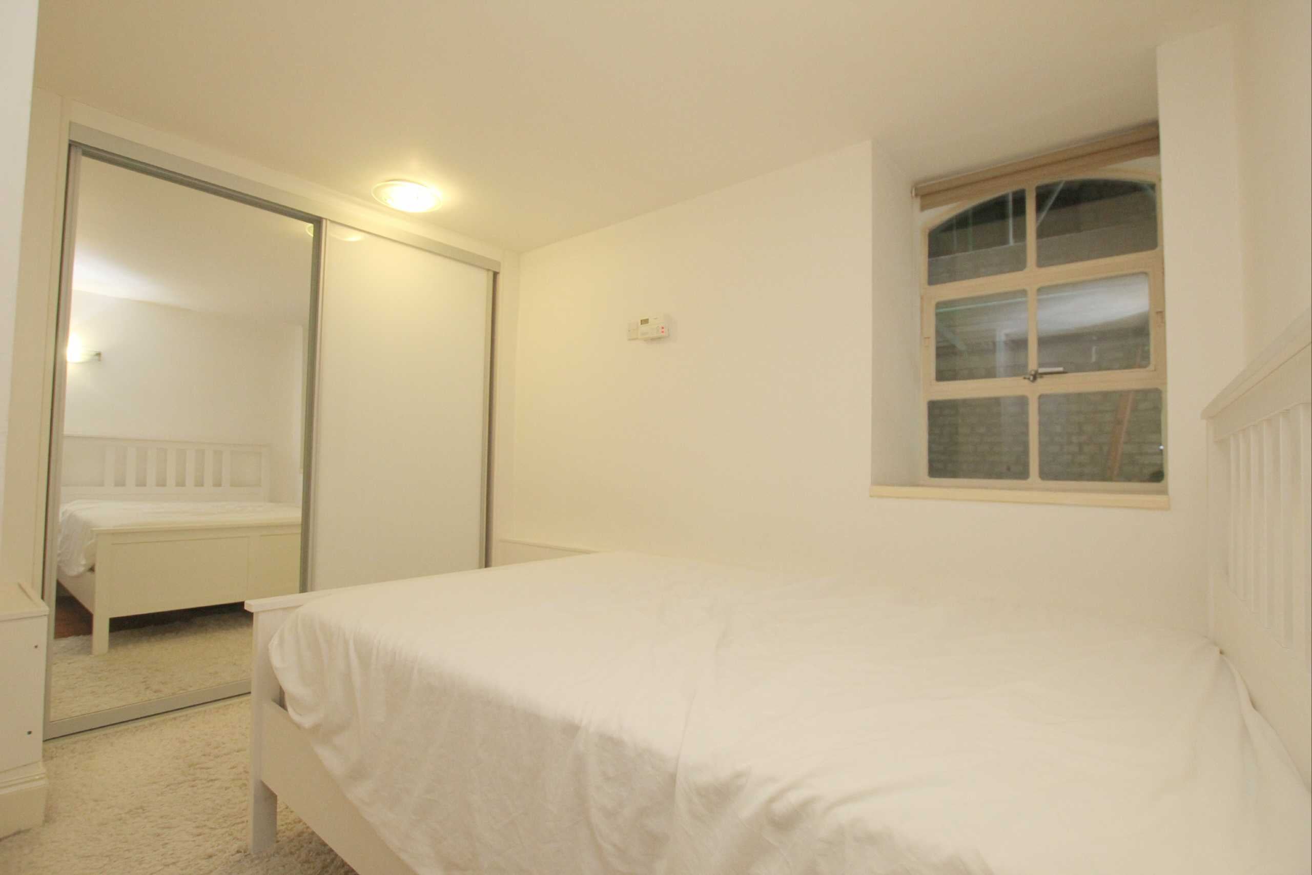 Flat Shad Thames in Greater London