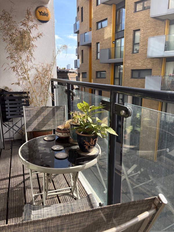 Room Tanner Street in Greater London