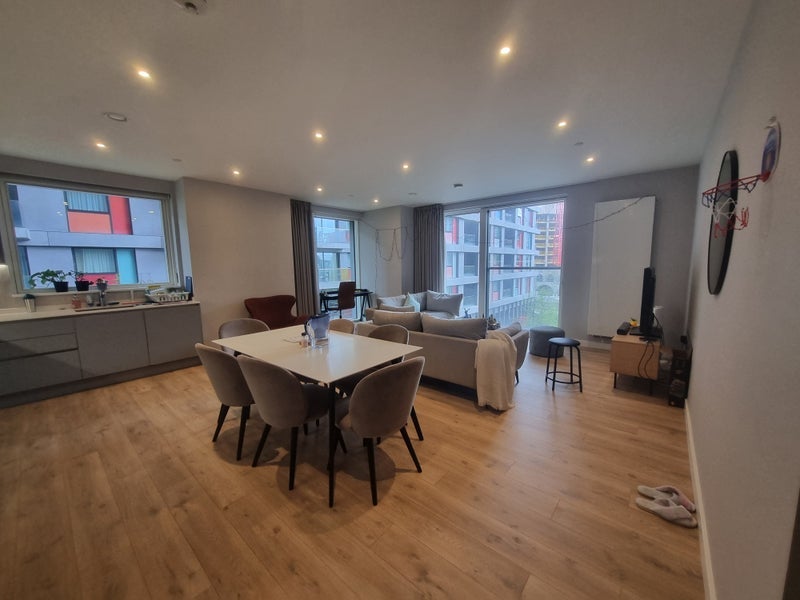 Room Portlands Court in Greater London