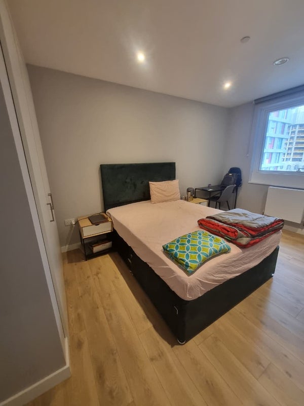 Room Portlands Court in Greater London
