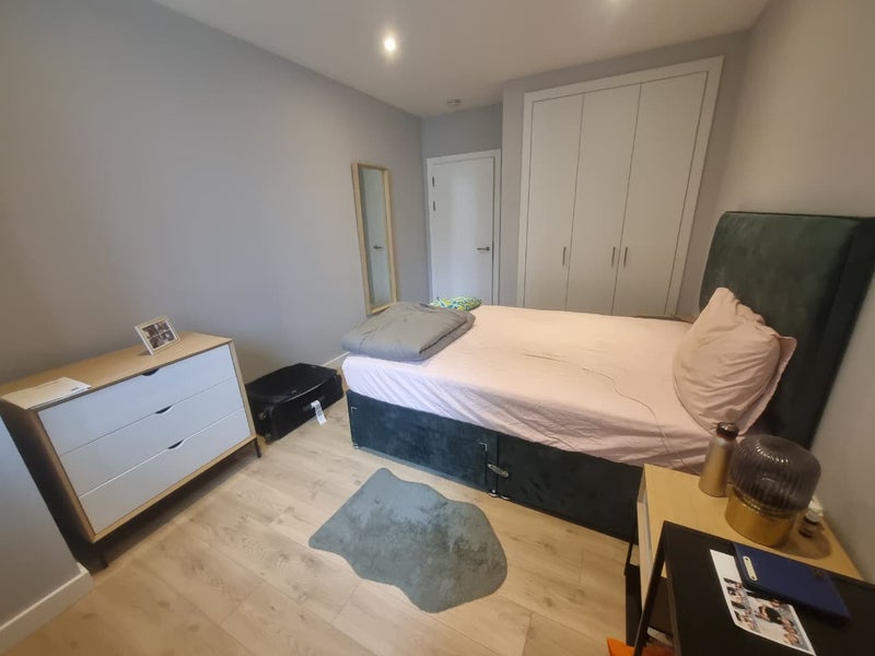 Room Portlands Court in Greater London