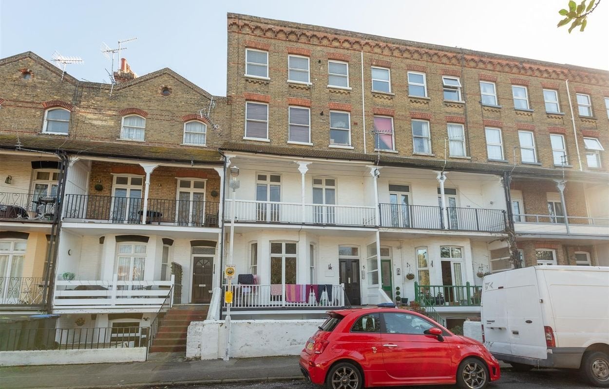 Flat Adrian Square in Thanet