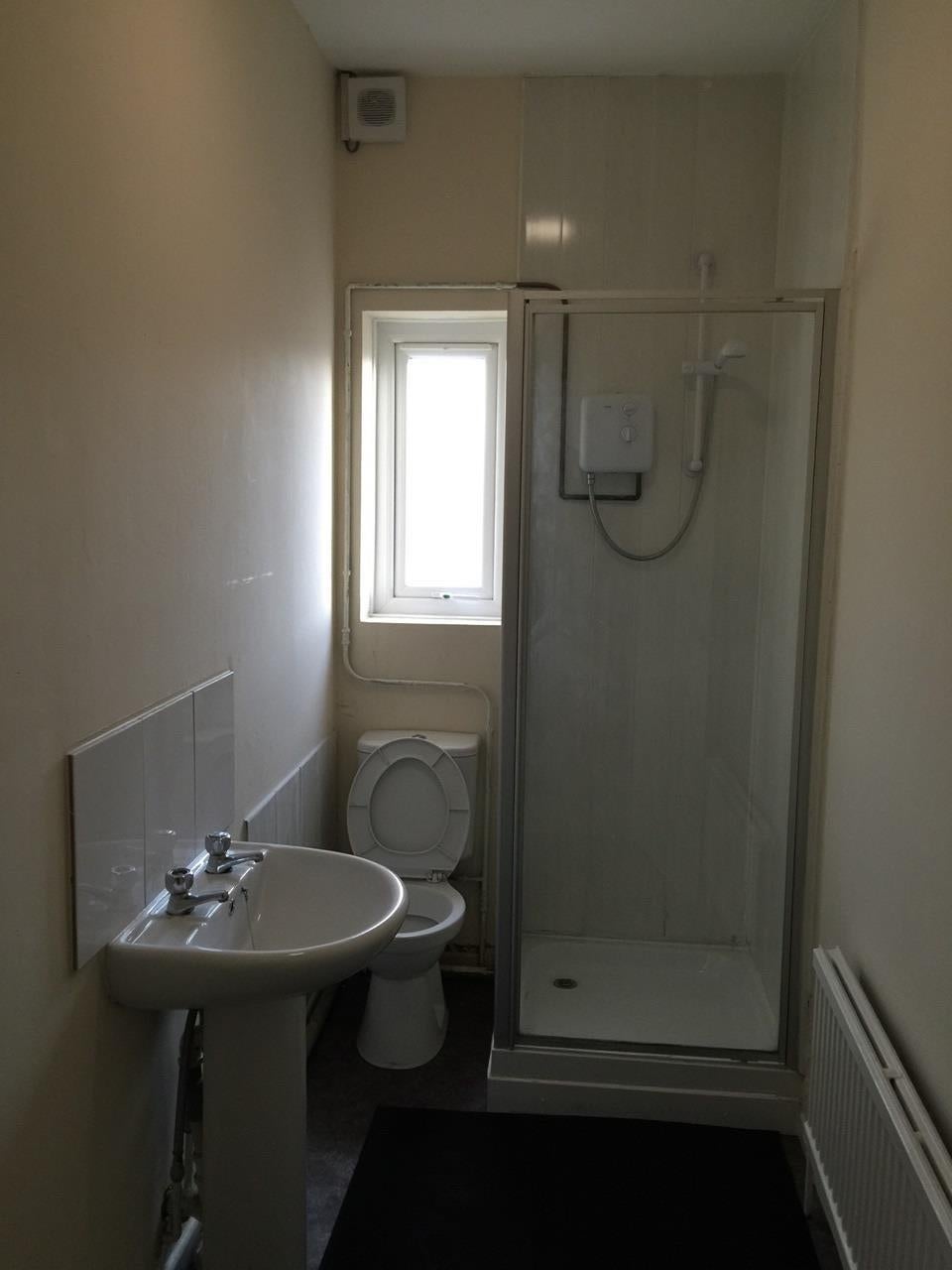 Room Compton Street in Chesterfield
