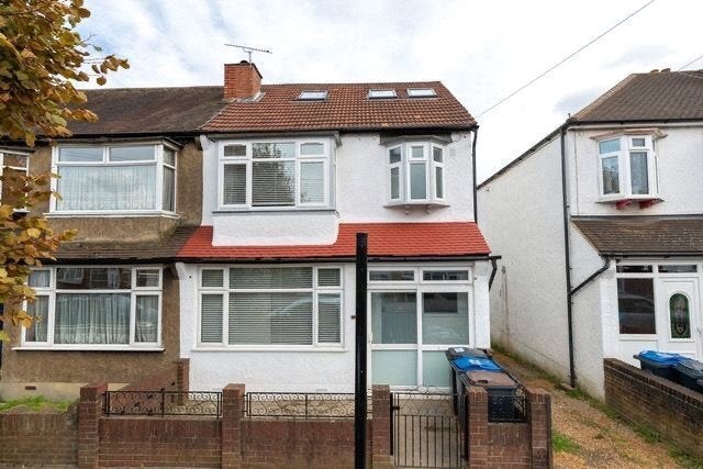 House Davidson Road in Greater London