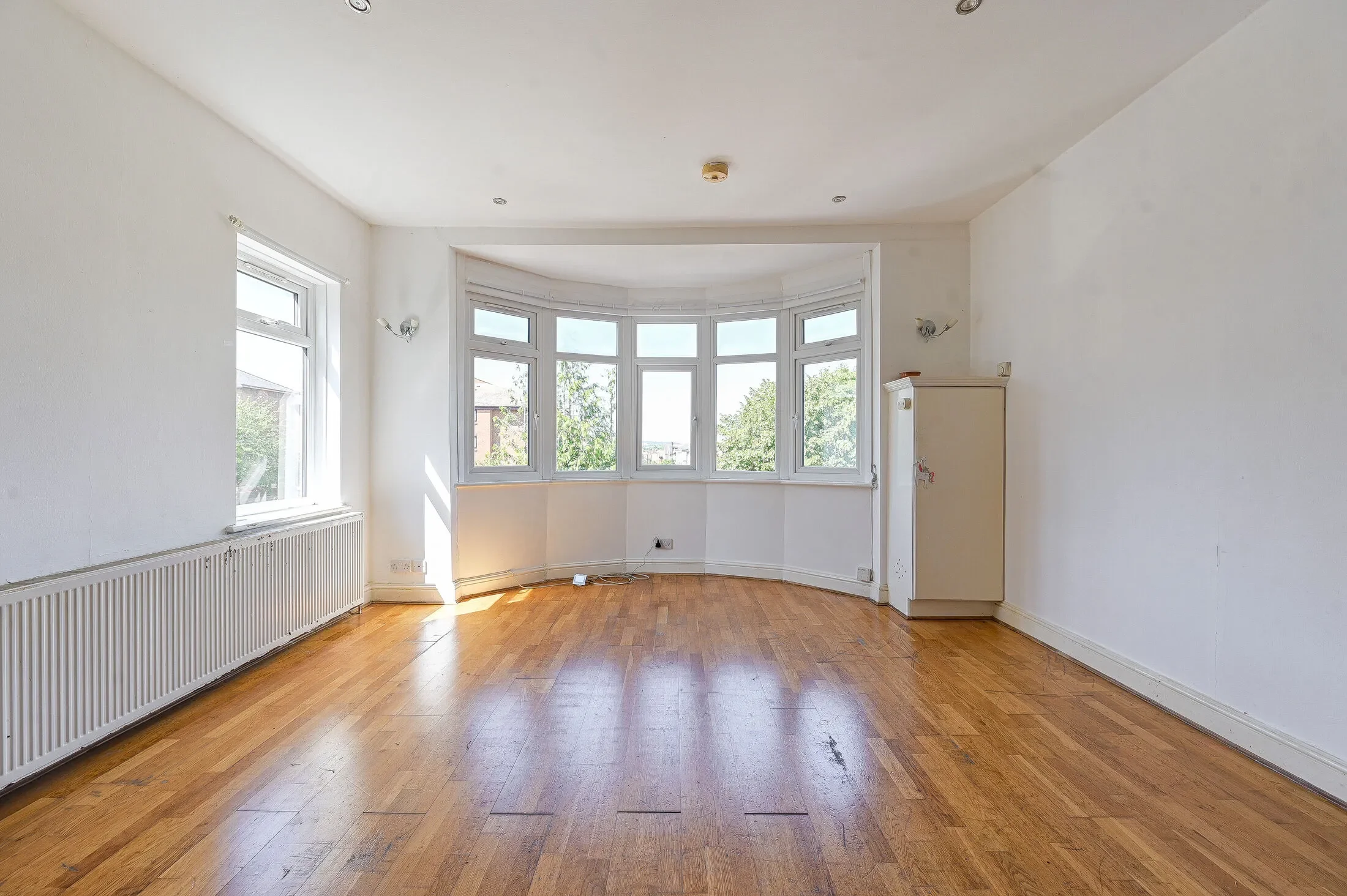 Flat Addiscombe Road in Greater London