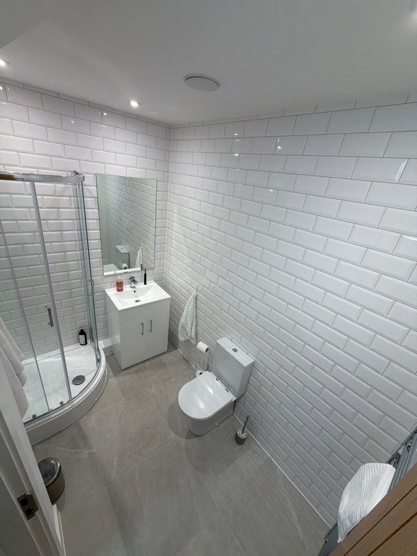 Room Wilmslow Road in Manchester