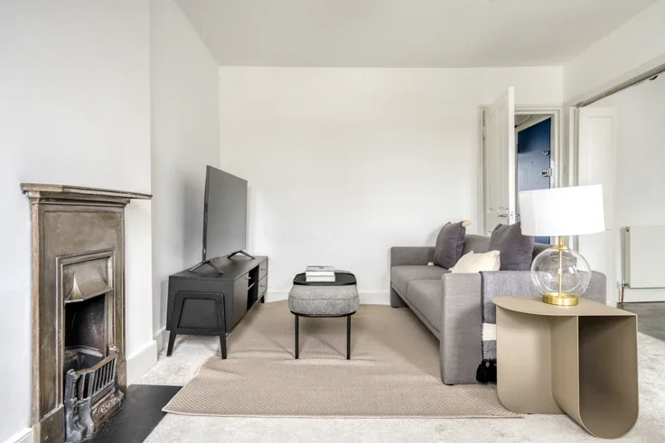 Flat Milner Square in Greater London