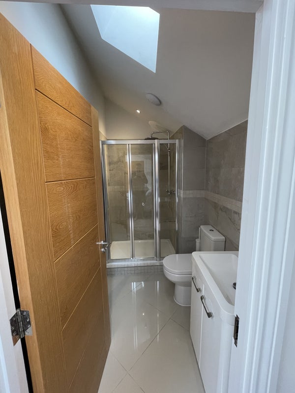 Room Latimer Road in Greater London