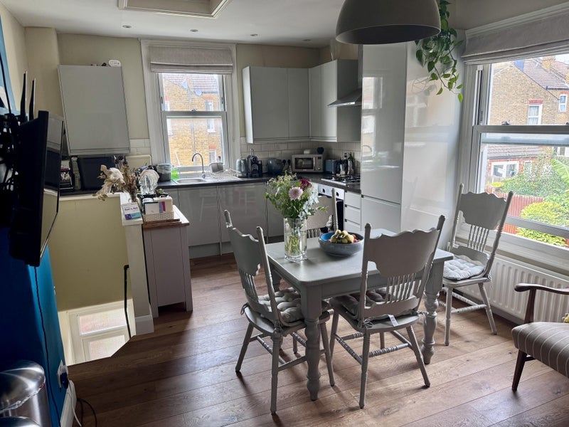 Room Renmuir Street in Greater London