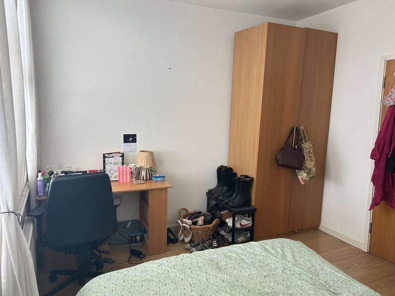 Room Coldharbour Lane in Greater London