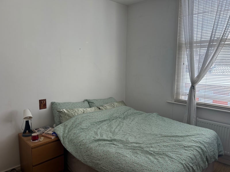 Room Coldharbour Lane in Greater London