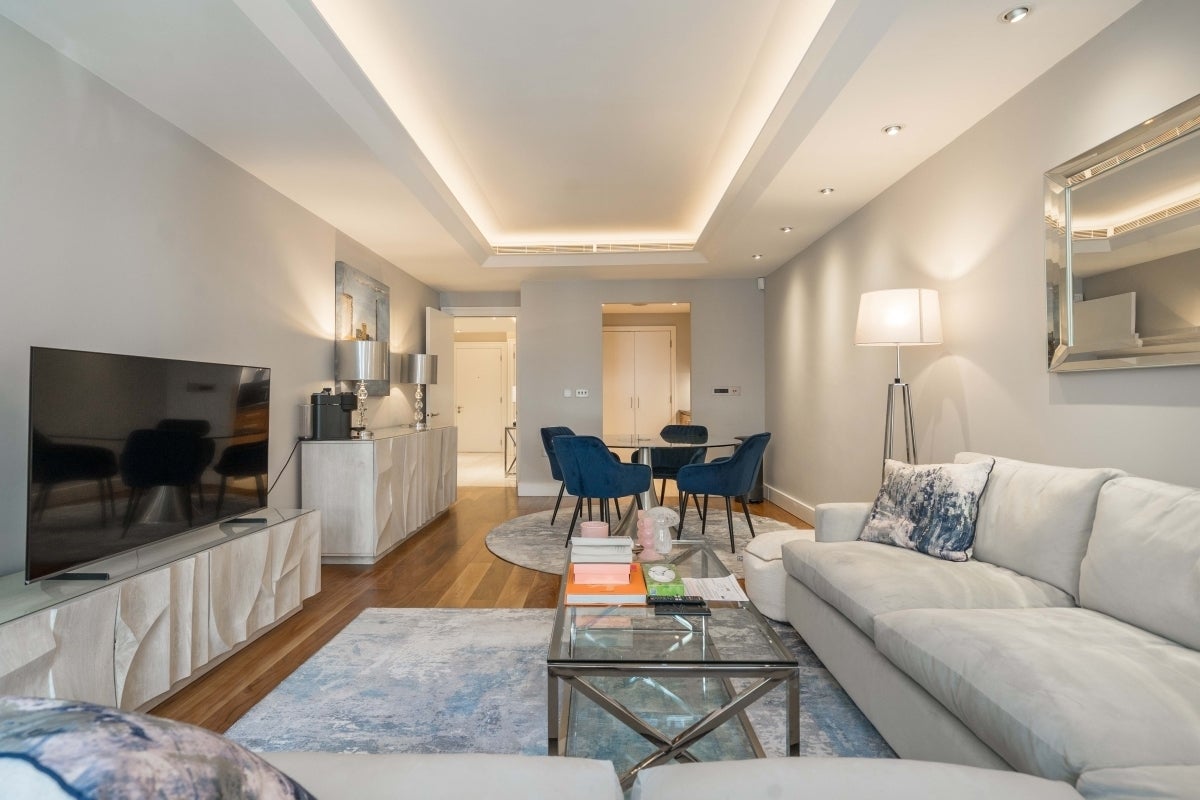 Flat Lancelot Place in City of Westminster