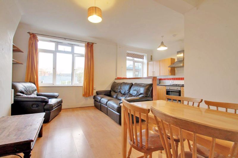 Flat Porlock Street in Greater London
