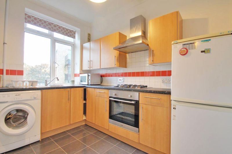 Flat Porlock Street in Greater London