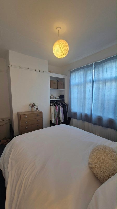 Flat Heathfield Square in Greater London