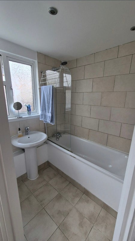 Flat Heathfield Square in Greater London