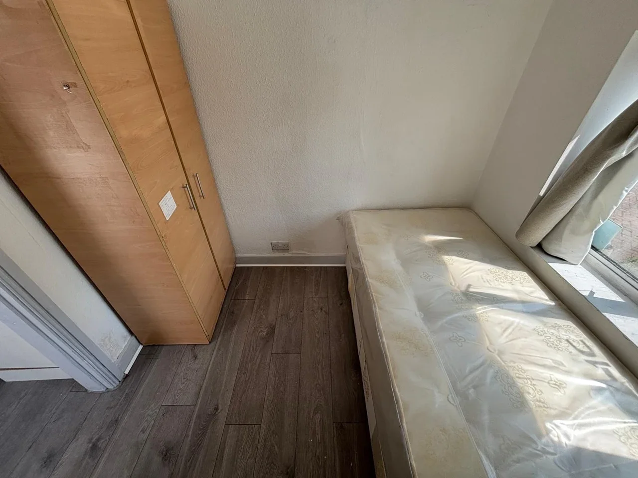 Flat Gledwood Drive in Greater London