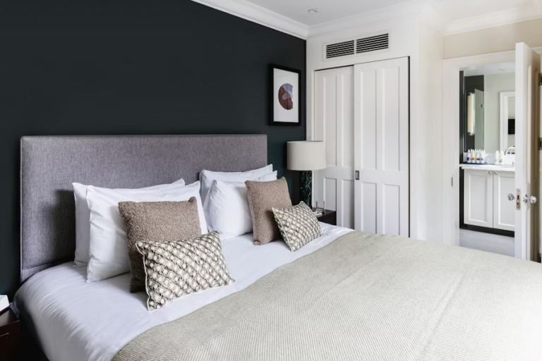 Flat Shepherd's Place in City of Westminster
