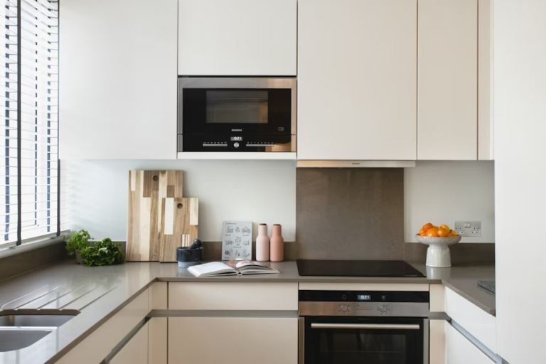 Flat Shepherd's Place in City of Westminster