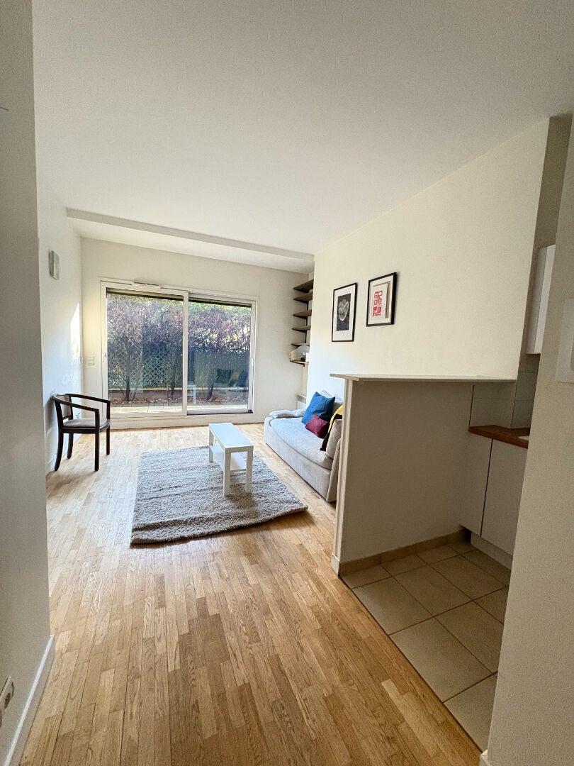 Flat Rue Louis Rouquier in Levallois-Perret