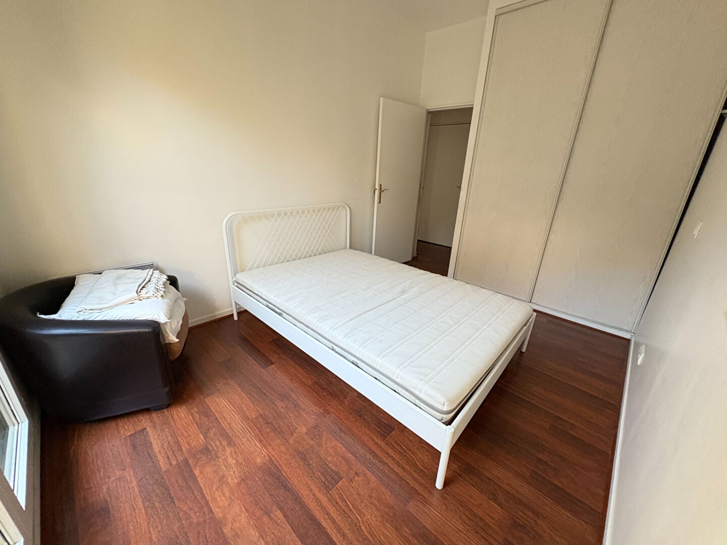 Flat Rue Louis Rouquier in Levallois-Perret
