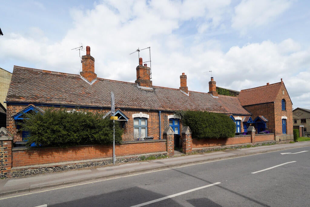 Flat Kneesworth Street in North Hertfordshire