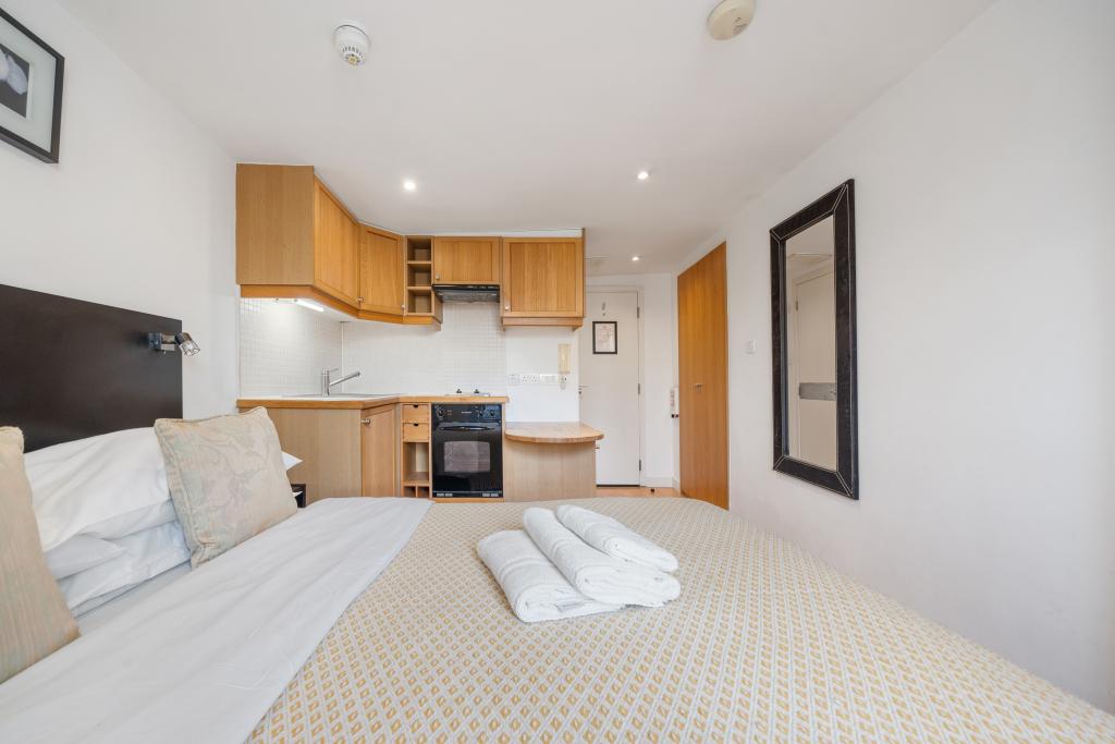 Room Cartwright Gardens in Greater London