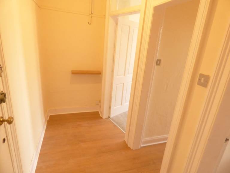 Flat Eastwood Avenue in Glasgow