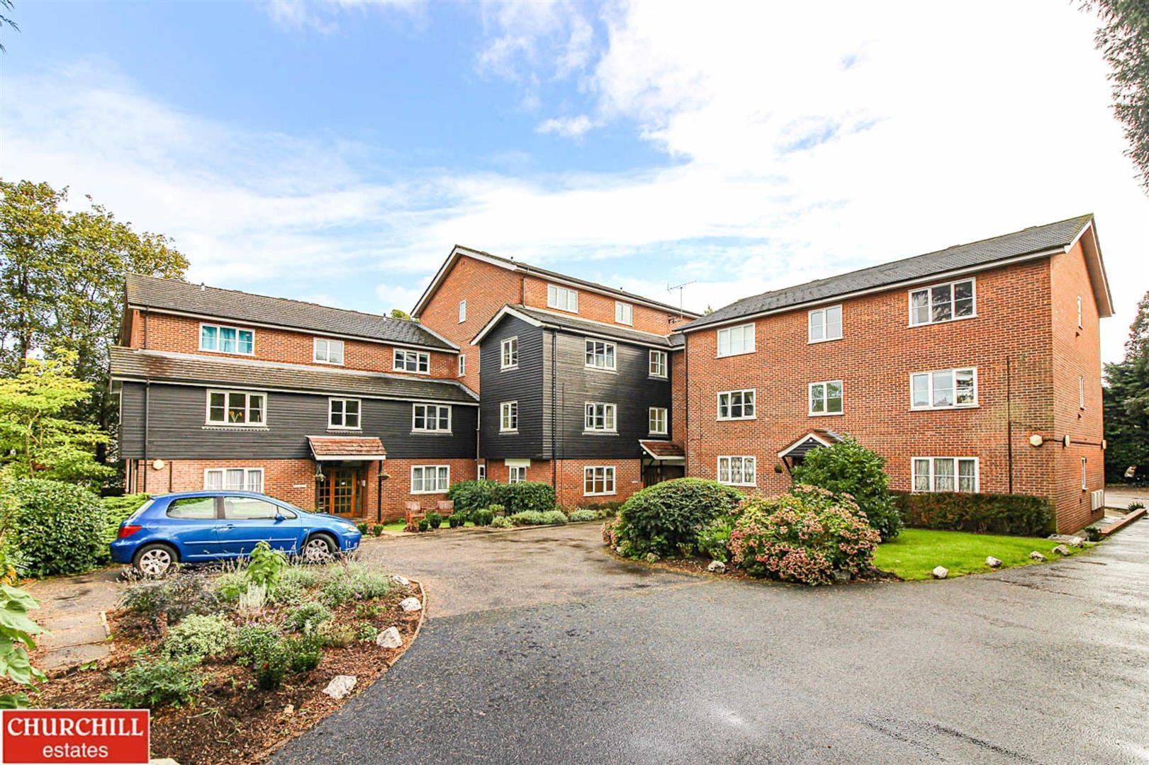 Flat Grosvenor Road in Greater London