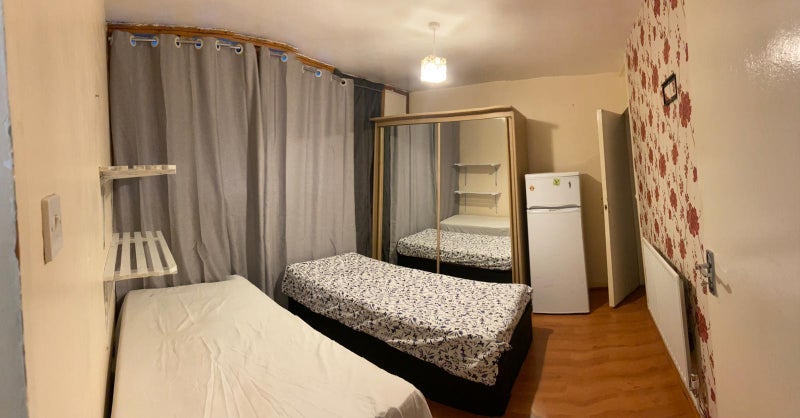 Room Swinford Gardens in Greater London