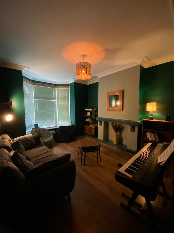 Room Western Road in Sheffield